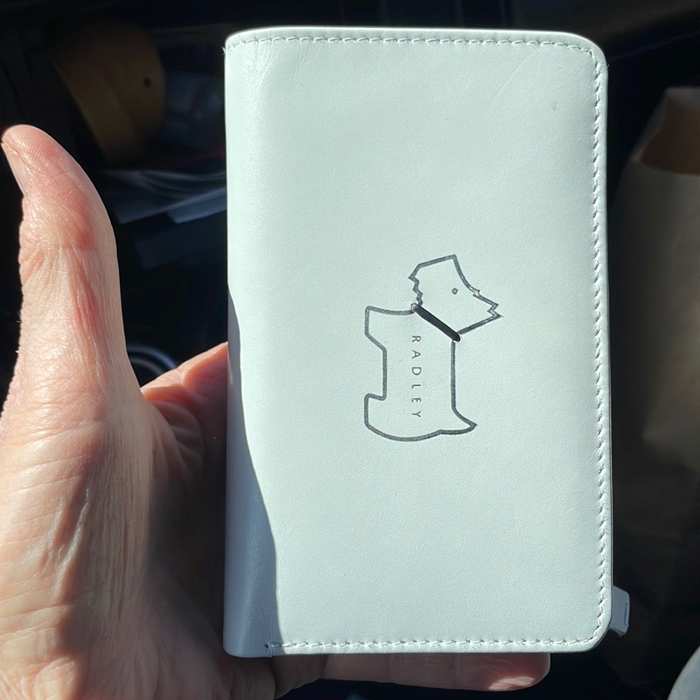 Riley bifold wallet